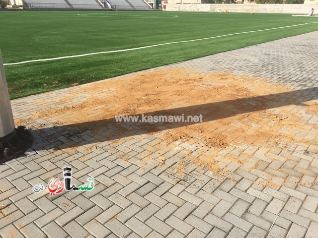     فيديو: تركيب الشباك والبوابات في الملعب الشرقي ورمزي بدير يصرح  مجتمعنا يعشق النقد الاعمى ولا ينظرون الى الانجاز كإنجاز ...  